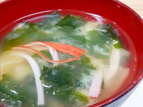 サバの缶汁で(^^)ワカメとカニかまの味噌汁♪